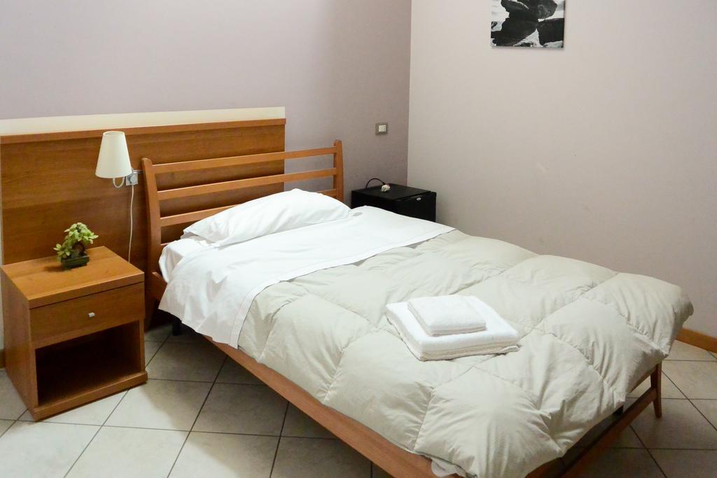 Albergo Meuble Abatjour มานโตวา ภายนอก รูปภาพ