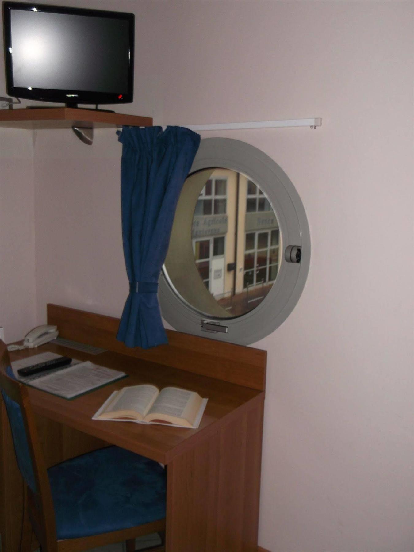 Albergo Meuble Abatjour มานโตวา ภายนอก รูปภาพ